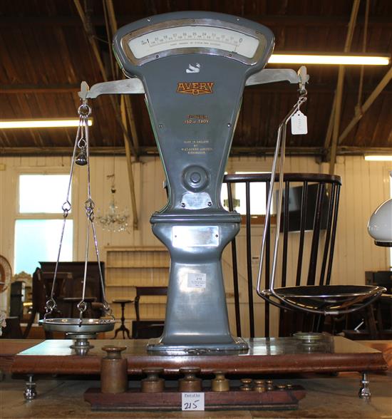 Set Avery scale to 150 Troy ozs with weights
